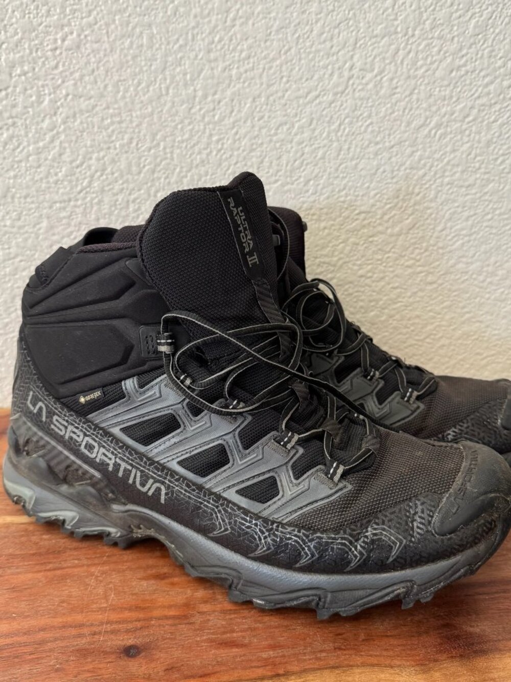 La Sportiva Ultra Raptor II Mid GTX Hiking Boots with Gore-TEX Size 10.5